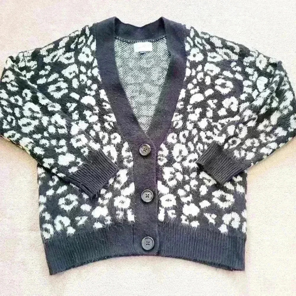 Universal Thread womans Animal Print Cardigan sweater Size S - Picture 3 of 8